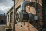 Déporter un moteur de hotte : pour quel gain ?